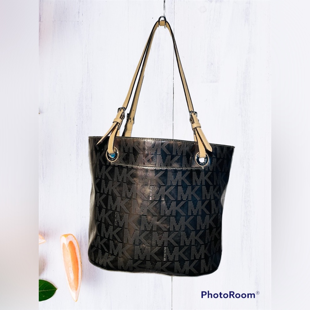 MIchael Kors Metalic Gold  handbag Preowned